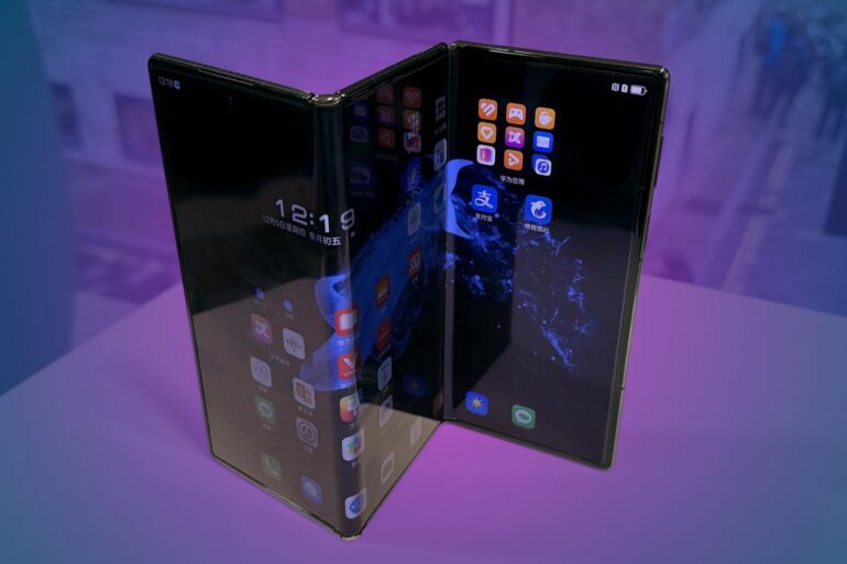 Samsung TriFold Smartphone